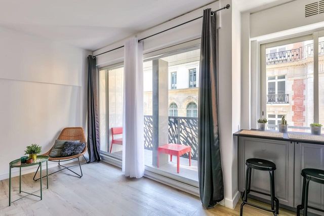Appartement F2 à vendre - 2 pièces - 44.36 m2 - PARIS - 75008 - ILE-DE-FRANCE - Century 21 Alpha Hoche
